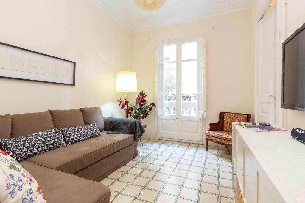 Cal Mateu 11 Huespedes Sagrada Familia Apartment บาร์เซโลนา ภายนอก รูปภาพ