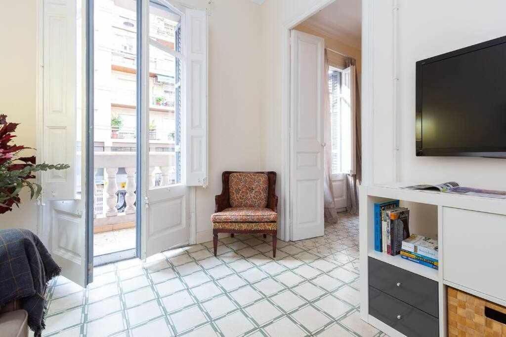 Cal Mateu 11 Huespedes Sagrada Familia Apartment บาร์เซโลนา ภายนอก รูปภาพ