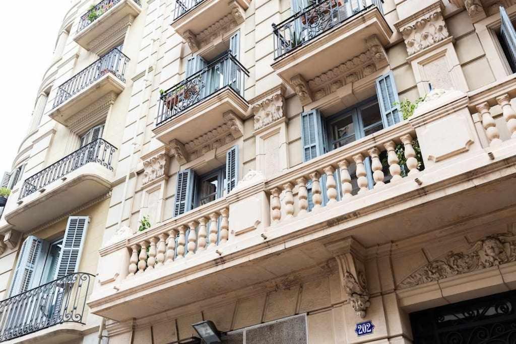 Cal Mateu 11 Huespedes Sagrada Familia Apartment บาร์เซโลนา ภายนอก รูปภาพ